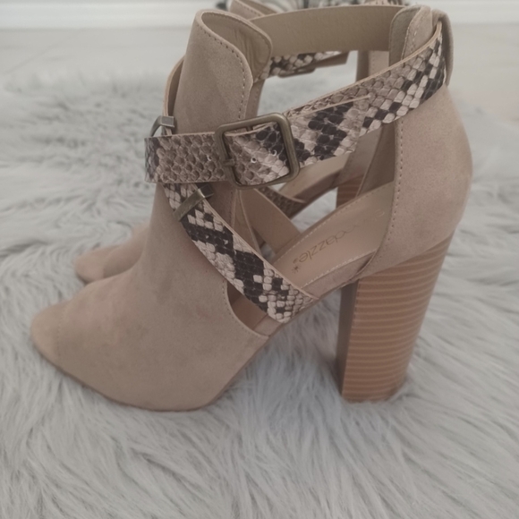 Shoe Dazzle Tan Snakeskin Shoes Boots Size 9.5 - Picture 7 of 10